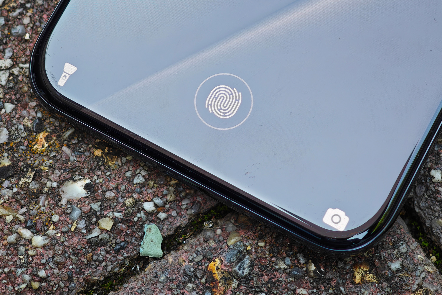 Huawei Pura 70 Ultra fingerprint sensor